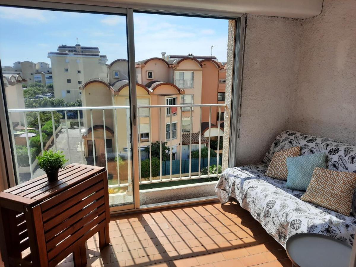 Апартаменти Sur Le Port, Studio Avec Vue Sur La Marina Грюїссан Екстер'єр фото